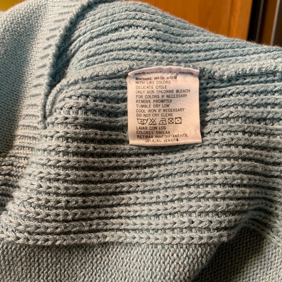 Liz Claiborne 100% Cotton V-Neck Sweater - Picture 3 of 5